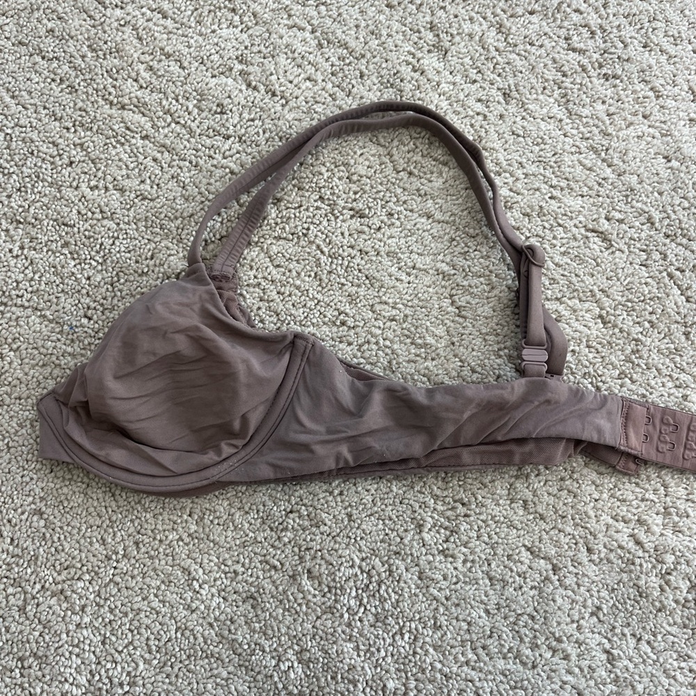 SKIMS Bra 34A - Picture 3 of 5